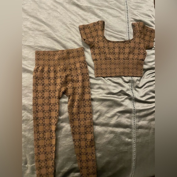 GUESS two piece set - Picture 1 of 1